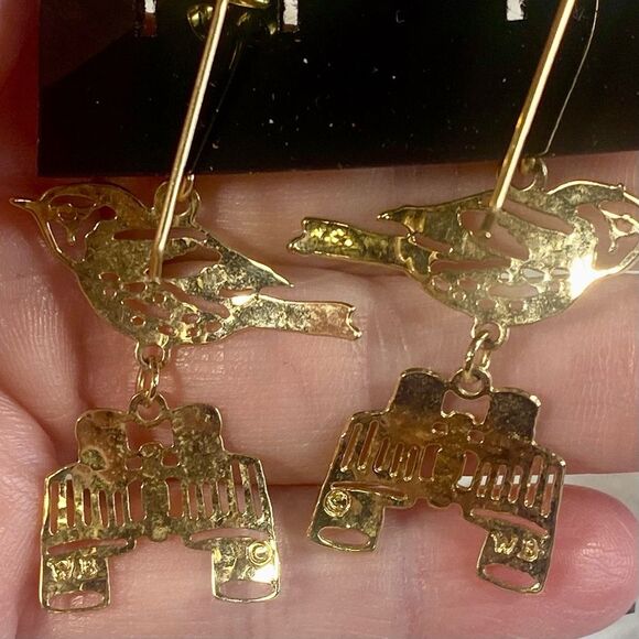 Gold Bird Watching Earrings Lightweight Stamped Birds Binoculars Unique Jewelry - Picture 4 of 4